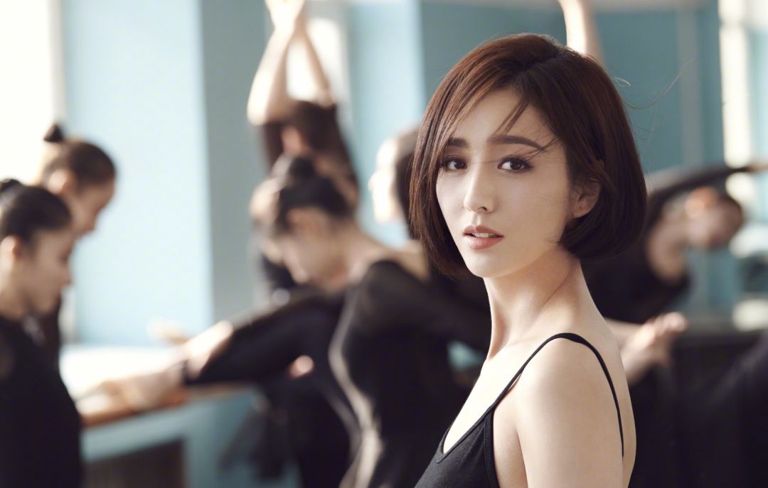 大崎美佳的最新风采与魅力展现