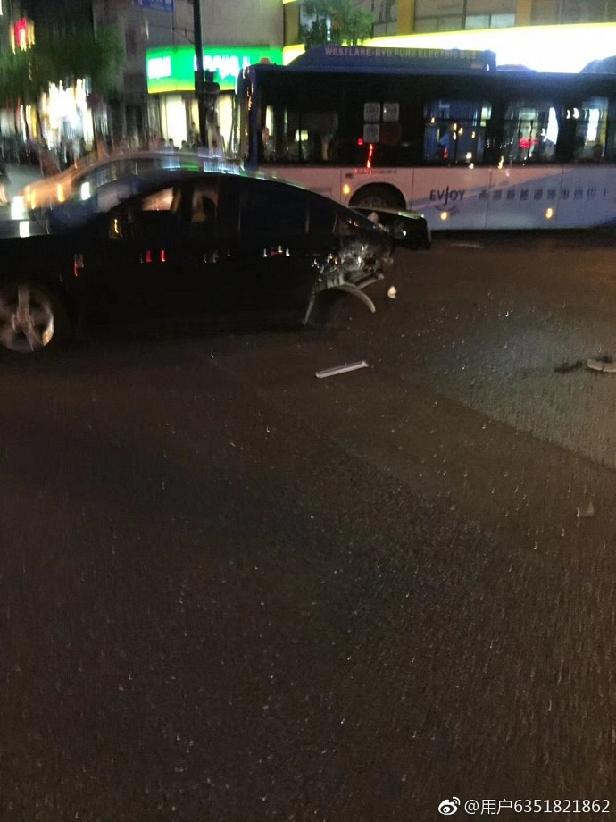 竞舟路车祸最新情况报道