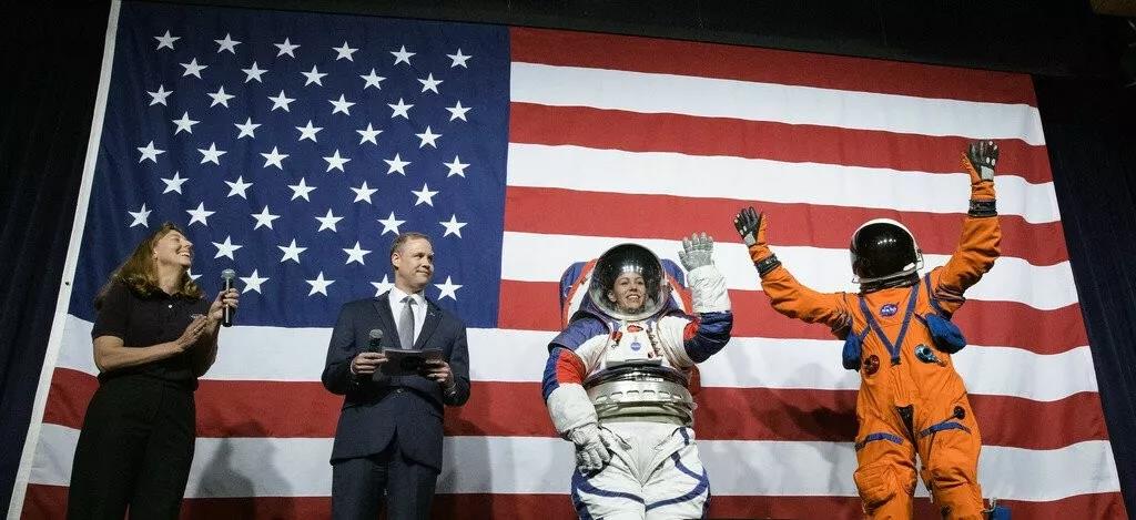 美国最新太空服，探索宇宙的新里程碑